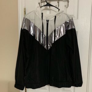 Women’s windbreaker